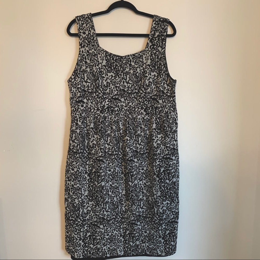 Liz Lange Damask Maternity Dress